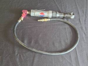 lot 147 image: DeVilbiss 38 Ratchat Wrench DV1210-01 with Hose