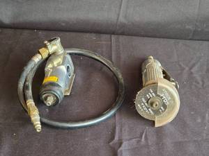 lot 150 image: Central Pneumatic 3 Air Cut-Off Tool and Air Chisel Set