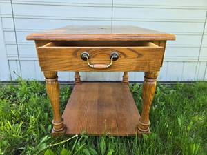 lot 171 image: Oak End Table with Drawer and Shelf