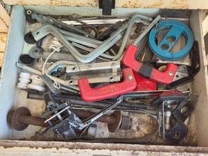 lot 182 image: Assorted Hand Tools and Electrical Accessories Set