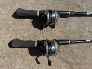 lot 198 image: Pair of Zebco 33 Fishing Reels with Lews Stick Rods