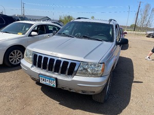 lot 16 image: 2002 Jeep Grand Cherokee