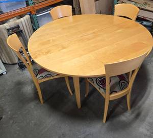 Round Dining Table with 6 Chairs and Extension Leaf