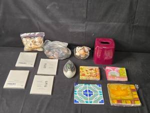 lot 65 image: Collection of Home Decor and Everyday Items