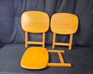 lot 70 image: Set of 3 Foldable Wooden TV Trays