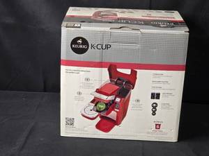 lot 79 image: Keurig K-Cup K10 Mini Plus Personal Brewer with Bonus Packs in Orig Box