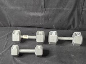 lot 90 image: Set of 3 Hex Dumbbells - 20lb and 10lb Weights