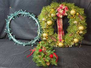 lot 107 image: Lot of Holiday Decor Christmas Wreaths and Pine Tree