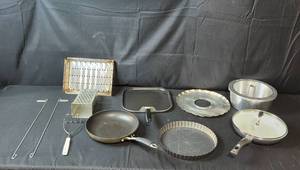 lot 112 image: Assorted Kitchenware Set and Pan Collection with Bialetti Piece