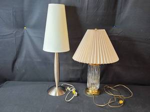 lot 115 image: Set of 2 Table Lamps with Metal and Glass Design