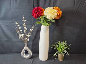 lot 116 image: Assorted Decorative Artificial Plants and Vases Set