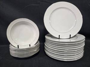 lot 150 image: Set of Grace Fine China Dinner and Soup Plates - stands not inc