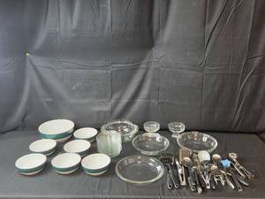 lot 155 image: Nancy Calhoun Fusions Dinnerware and Cookware Set