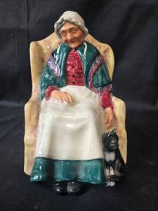 lot 191 image: Royal Doulton Figurine HN1974 Forty Winks 1945