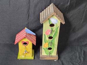 lot 242 image: Set of 2 Decorative Birdhouses with Colorful Designs