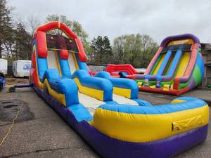 lot 207 image: 46 X 13 X 19 - 19 Monster Splash 2 Lane Water Slide with Pool