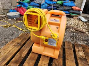 lot 212 image: Air Fox 1.5 HP Bounce House Blower