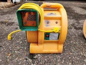 lot 217 image: Air Fox 1.5 HP Bounce House Blower