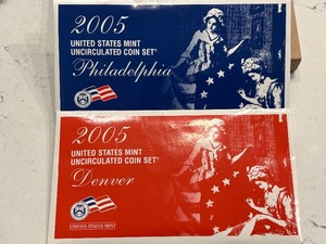 lot 62 image: 2005 P & D Mint Sets