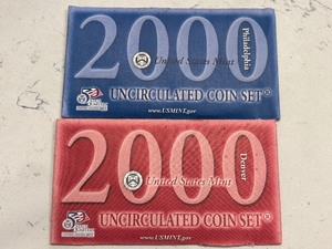 lot 74 image: 2000 P & D Mint Set