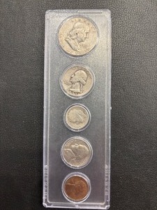 lot 76 image: 1953 Circulated Coins