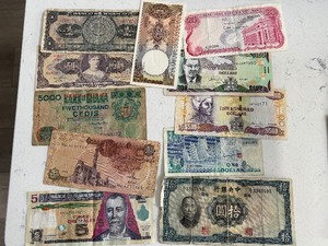 lot 134 image: Foreign Currency