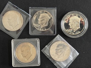 lot 141 image: Eisenhower Dollar Coins