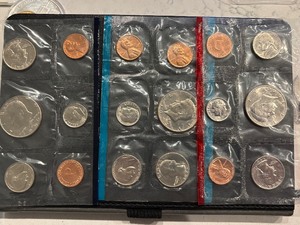 lot 189 image: U.S. Mint Sets