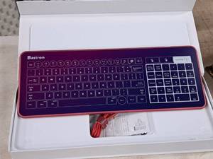 lot 1073 image: Bastron Glass-Touch Smart Keyboard B10