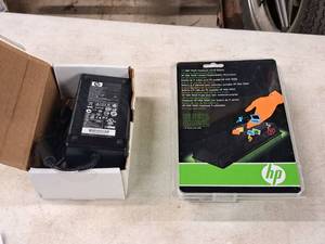 lot 1082 image: HP HDX9000 Notebook Replacement 9-cell Battery and Charging Cord