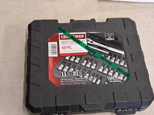 lot 1170 image: Craftsman Combo Socket Wrench Set - 11-pcs 14 Drive and 31-pcs 38 Drive 42-piece
