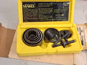lot 1172 image: Montgomery Ward Hole Saw Kit 7-piece with Case