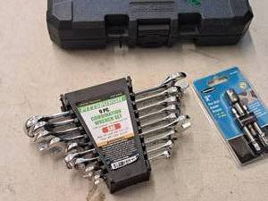 lot 1178 image: Pittsburgh 9-pc Conbination Wrench Set SAE with Holder, 3-pcs Hex Drill Socket Drivers - 12, 38, 12 drives