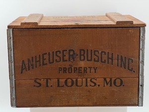 lot 59 image: Budweiser Centennial Wooden Beer Crate 1876-1976
