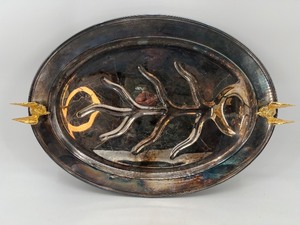 lot 75 image: Anheuser-Busch Commemorative Silver Plated Serving Platter with Gold-Tone Eagle Handles