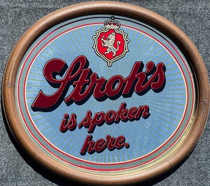 lot 101 image: Vintage Strohs Beer Advertising Mirror