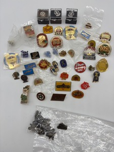 lot 262 image: Large Collection of Vintage Beer and Beverage Pins