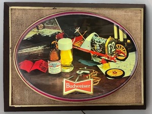 lot 279 image: Vintage Budweiser Beer Advertising Lighted Sign
