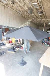 lot 28 image: Patio Umbrella (Black)
