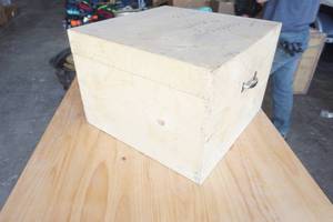 lot 45 image: insulated wood box whandles