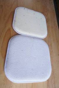 lot 91 image: 2 white seat cushions