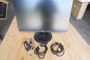 Acer SB0 Series Monitor and Cords