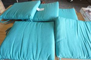 lot 141 image: teal seat cushions (6ct)
