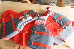 lot 153 image: NEW (3ct) Stohlquist Life Jacket Adult Universal