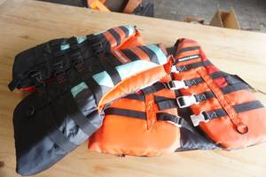 lot 157 image: NEW (2ct) Sea Doo Life Jacket Adult M