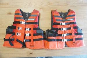 NEW (2ct) Sea Doo Life Jackets Adult M. Nylon.