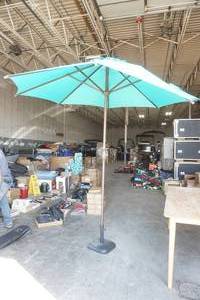 lot 19 image: Patio Umbrella & Extension Pole (Teal)