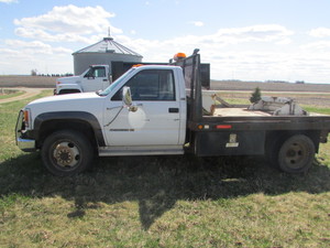 lot 13 image: Flatbed Truck