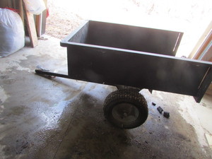 lot 21 image: Utility Trailer