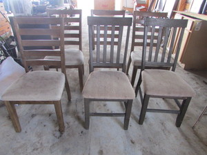 lot 22 image: Dining Room Chairs
